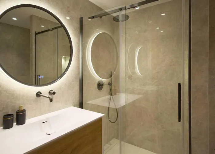 A C Apt In The Heart Of Cannes—Croisette Beaches *